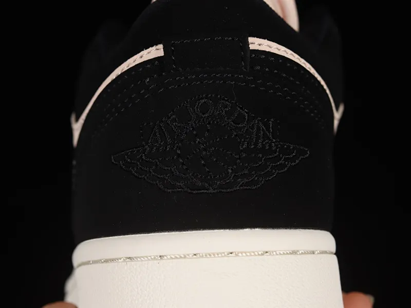 All categories Air Jordan Jordan series basketball shoes Air Jordan 1 Low G version pure original Air Jordan 1 Low AJ1 Joe 1 black powder low-top basketball shoes DC0774-003